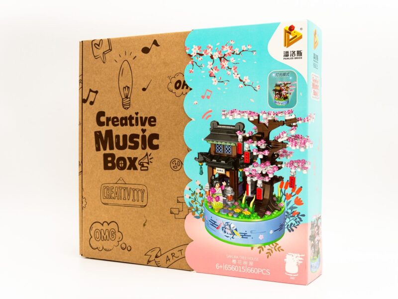 Konstruktorius / muzikinė dėžutė "Namelis prie sakurų" - 660 detalių